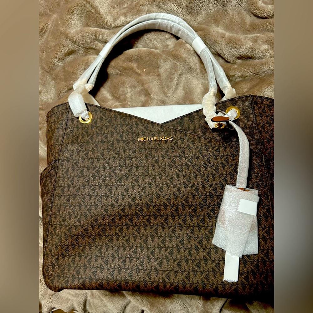Mk purse brand new